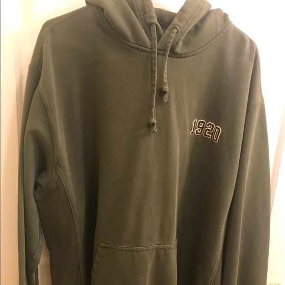 Eddie Bauer 1920 Distressed Men’s Hoodie in Excellent Condition